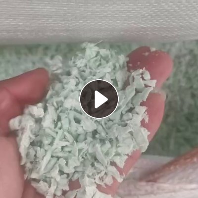 出售pet/pe，原料是涤纶工业丝加高压pe，比例5:5，注塑用