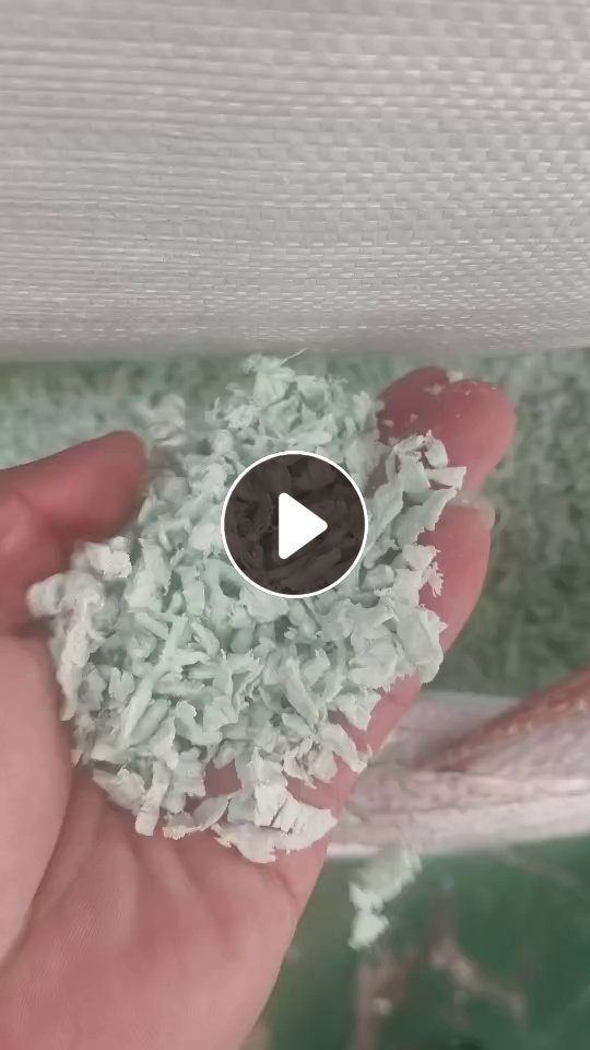 出售pet/pe，原料是涤纶工业丝加高压pe，比例5:5，注塑用
