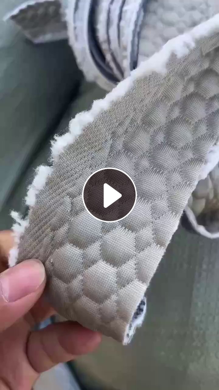 长期出售床垫厂下来的涤丙下脚料，空心丝，一面带丙烯，一面涤纶，月供90吨起