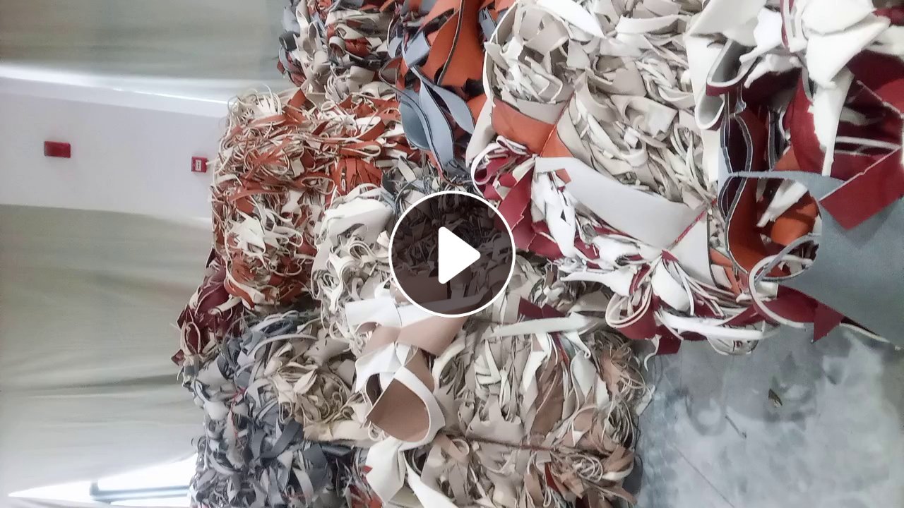 PVC 汽车皮革边脚料和无纺布下脚料