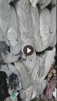 出售纯丙纶下脚料，丙纶开花料，丙纶废料，现货有50吨，货在浙江诸暨