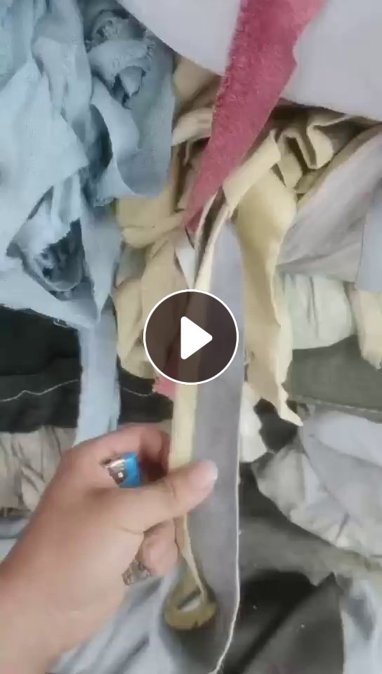 长期出售涤棉，涤纶，带膜，三合一的废布条，可以打绳用，现货有20吨，货在浙江绍兴