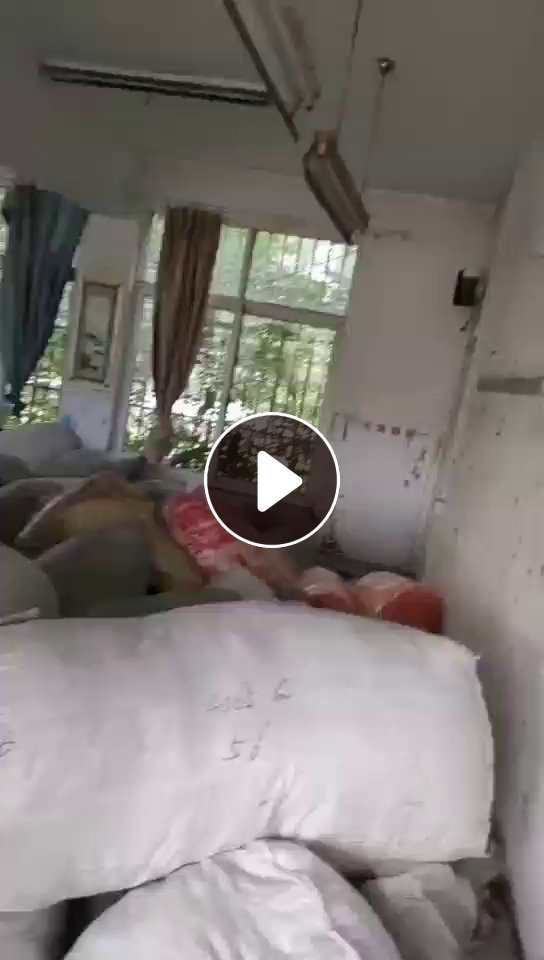 长期出售毛绒玩具下脚料，颜色混在一起 95%浅色 5%老色。每个月有10多吨，厂在江苏淮安
