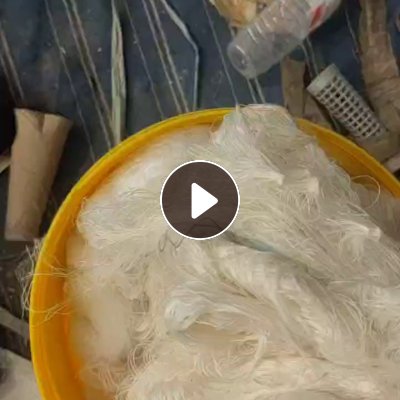 长期出售织布厂下来的涤纶废布，有白色的也有杂色的，还有涤纶废丝，都是开花用，货在河北保定