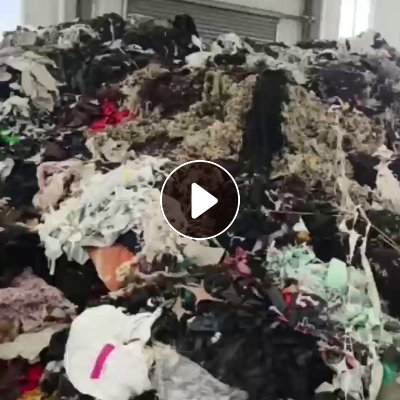 出售服装厂下脚料，废布料，黑料，燃烧料，碎布料，现货有200多吨，没有压包，货在山东济宁