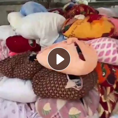 旧衣服分拣厂长期出售旧衣服白料，毛衣统货，开花料，现货有7-8吨，货在广东潮州