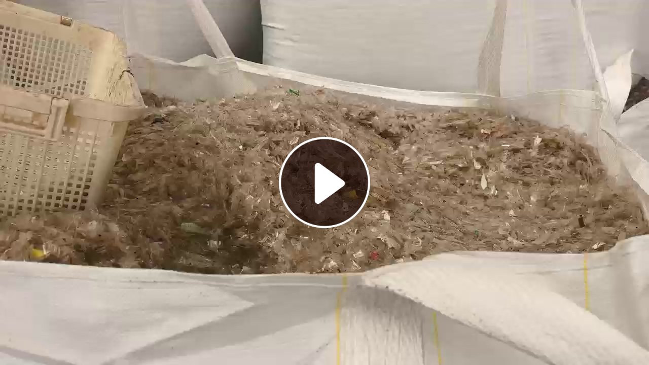 出售干粉餐盒破碎料，现货13米高栏