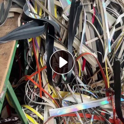 长期出售皮革边角料，皮革废料，可做燃烧料用，做能源颗粒用，月供两百吨左右