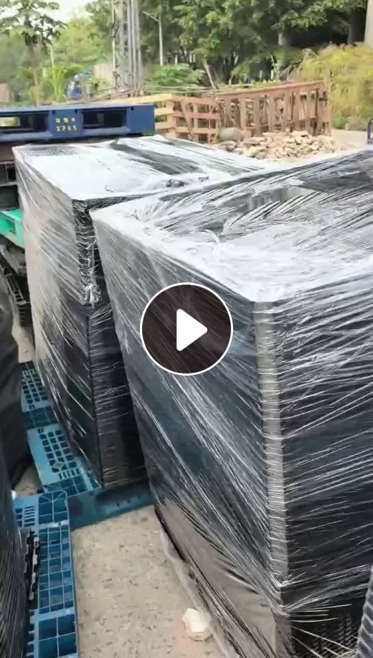 出售黑色PET吸塑盒破碎料，现货十来吨，可以做片材
