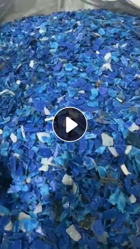 出售大小蓝桶破碎料，现货一车