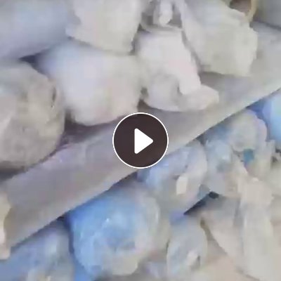 出售PVC的箱包拉链皮革，库存皮革，一等品，门幅1.5.克重230，现货有16吨，货在江苏无锡