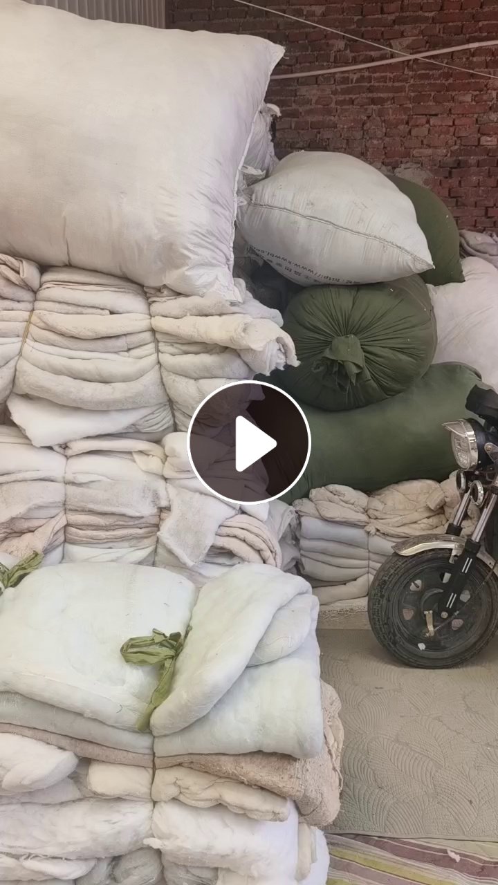 长期出售旧衣服分拣货，旧衣服大白，白料，旧丝绵被等，现货有6吨左右，货在河北石家庄
