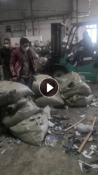 长期出售服装厂废布料，牛仔废料，黑料，燃烧料，月供几百吨