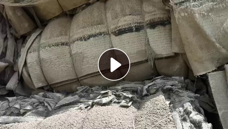 大量出售地毯边角料，地毯废料，有纤维的，也有羊毛的，现货两百多吨