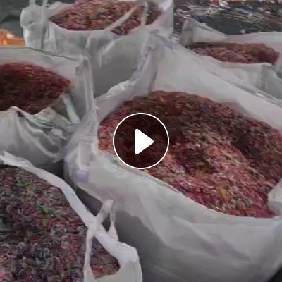 长期出售分色丙破碎料,悬浮地板,涂料桶,垃圾桶,月供80吨