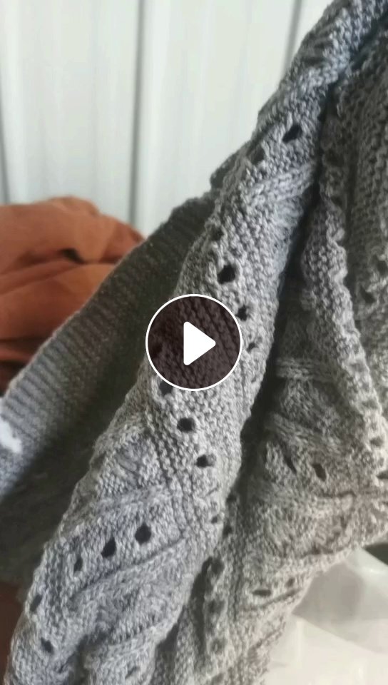 长期出售羊毛旧衣服废片，羊毛下脚料，纯羊毛的，也有35绒的，羊毛纱线