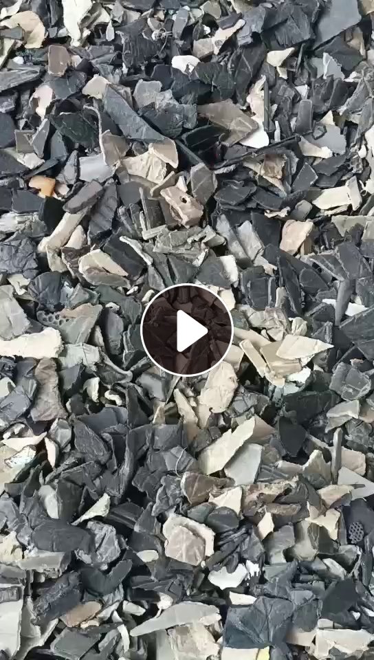 长期出售pp汽车保险杠破碎料，PP汽车内饰破碎料
