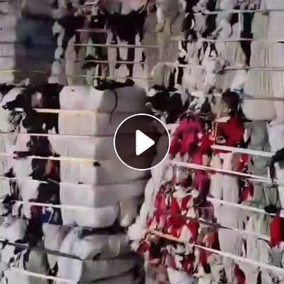 长期出售袜子下脚料，涤棉废料，开花用，现货有1挂车，杂色，货在浙江金华