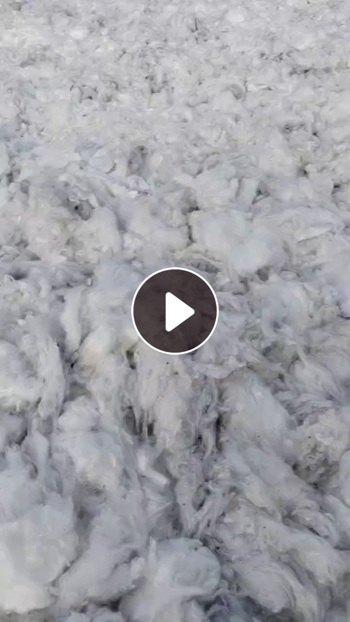 出售做无纺布的原料，有分拣锦纶料和涤纶料，可以造粒用，现货有200多吨，货在山东聊城