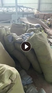 长期出售服装厂下来的涤纶废布，涤纶边角料，灰色，蓝色比较多，现货七八吨