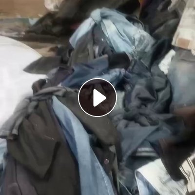 长期出售剪好拉链的牛仔裤，废旧牛仔裤，里面纯棉，涤棉都有，现货6.8一车