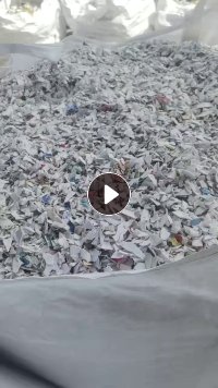 出售白色带字涂料桶破碎料,现货20多吨