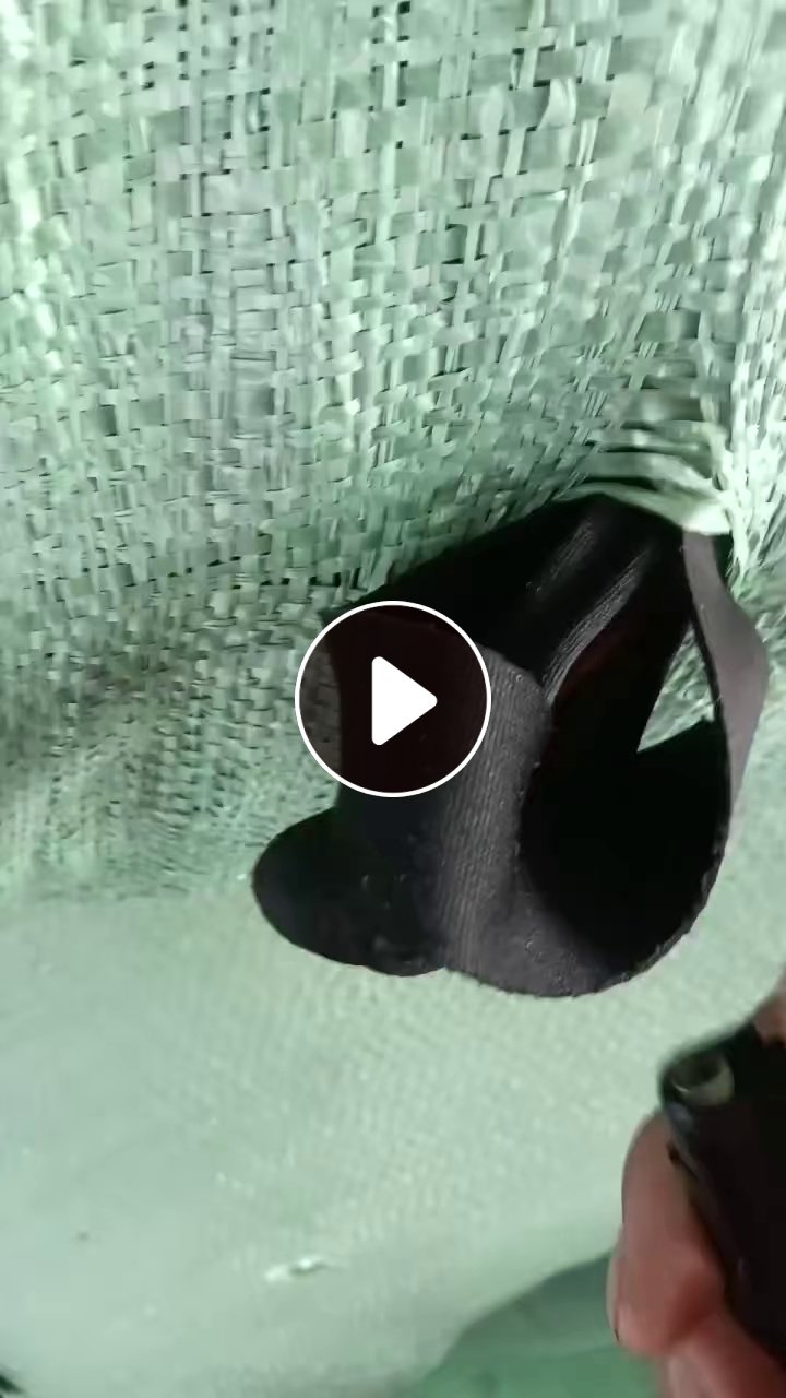 长期出售氨纶废布，氨纶边角料，老色跟白色的的现货15吨左右