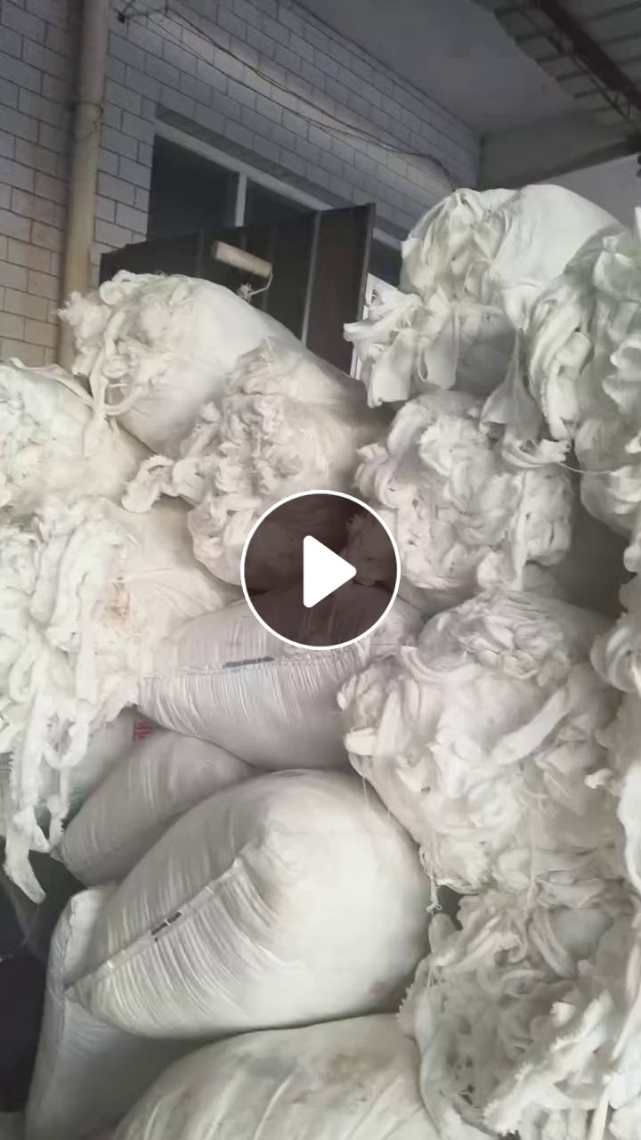 厂家不开毛衣片了，要处理一批白色涤纶毛衣片，现货40吨左右，货在河北邢台
