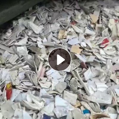 长期出售涂料桶破碎料，黑桶，花桶，带字桶都有