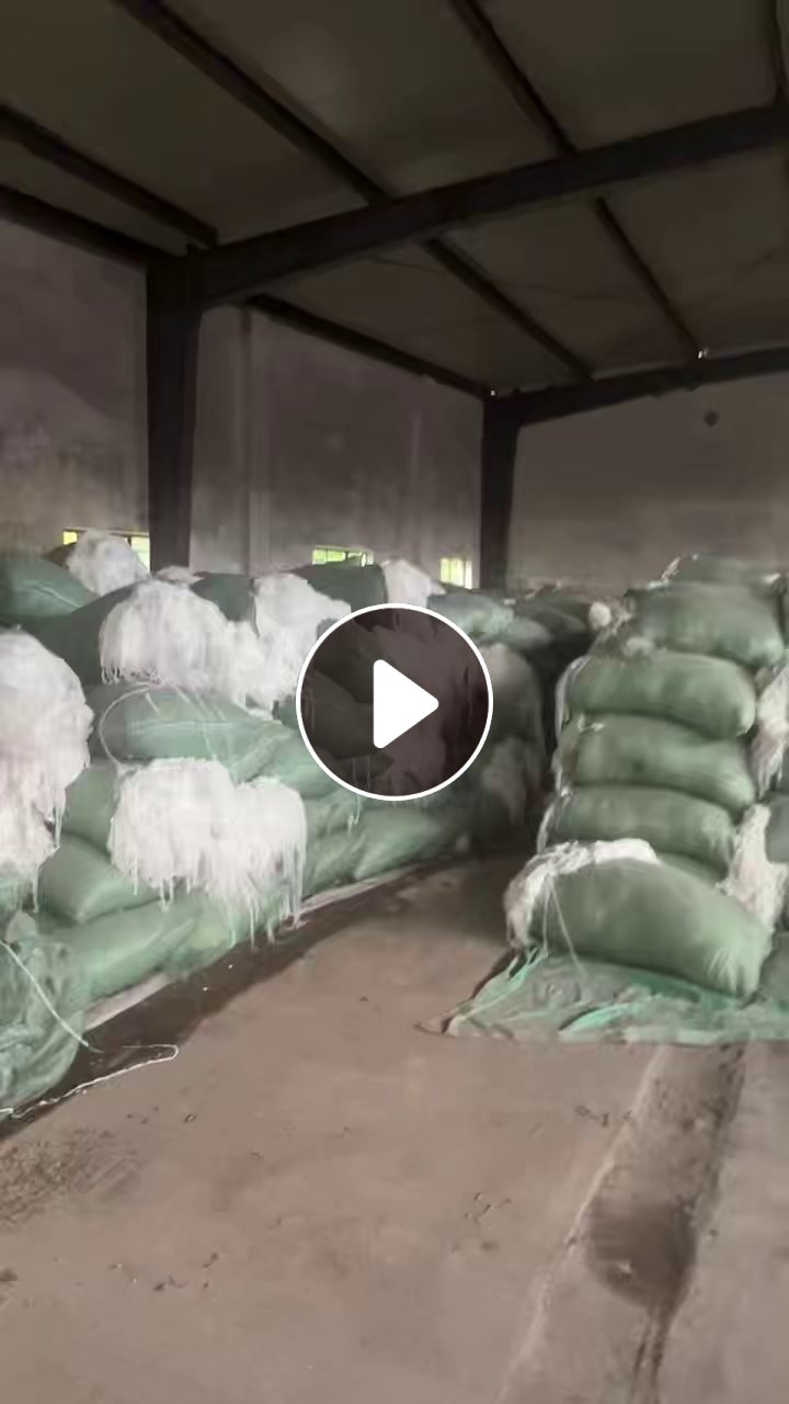 长期出售晒干过的涤纶水丝，涤纶废丝，含水百分之十左右，现货百来吨