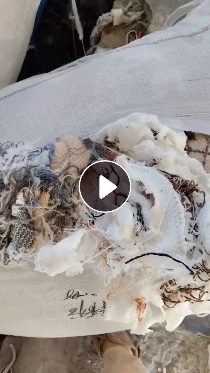 长期出售羊毛衫下脚料，杂色涤纶弹丝，混色涤纶高弹丝，现货有9.6米一车，货在浙江嘉兴