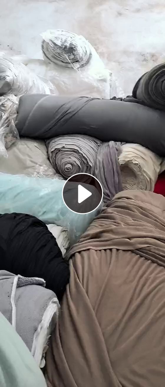 出售涤纶珊瑚绒布，单面绒，库存绒布，现货有十几吨，货在江苏无锡