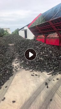 厂家大量回收轮胎胶块,大钢丝胶块