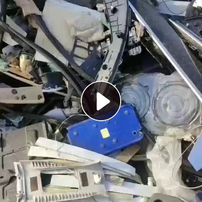 出售PC/abs合金毛料，汽车厂下来的，现货28吨