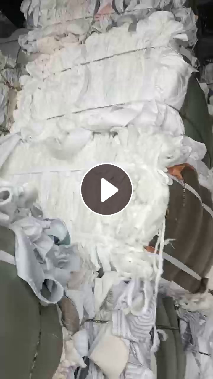 长期出售家具厂下来的绗棉下脚料，床垫下脚料，有白色和杂色，货在江西萍乡