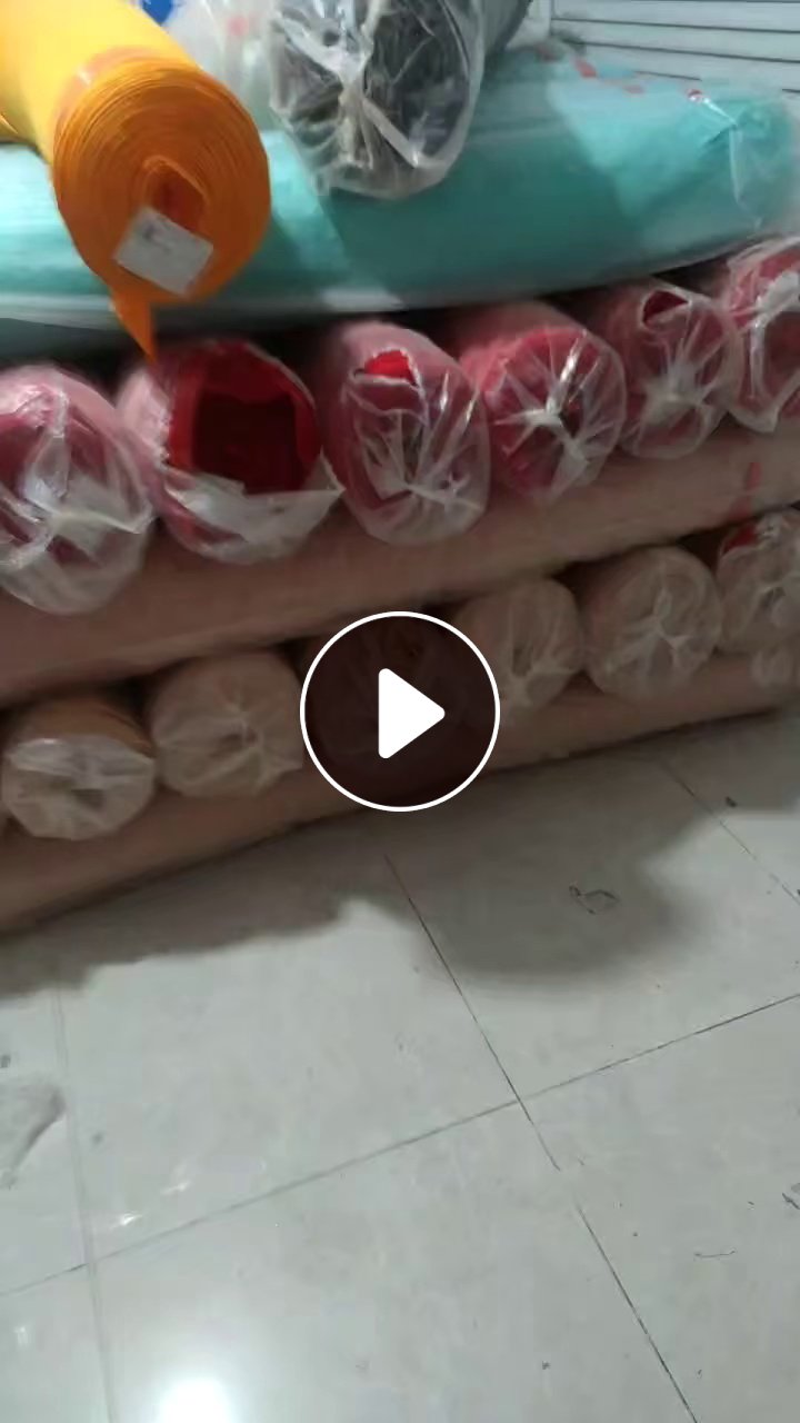 出售库存布，彩色牛奶丝，门幅180-190 克重160-180，以白色为主，现货10吨货左右