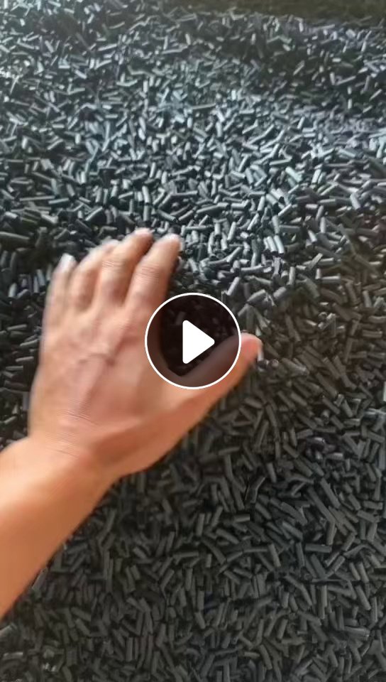 出售卫生巾毛毛虫料全漂的，机头料毛毛虫70漂，纸厂塑料薄膜做的毛毛虫，月产量大
