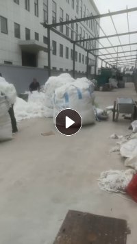 长期出售织布厂下来的白色涤纶废丝，涤纶水丝，涤纶丝，含水30%，现货有五六吨，货在江苏泰州