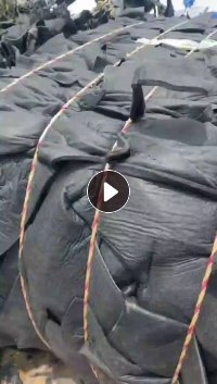 出售汽车内饰软地毯料，涤纶汽车内饰料，现货有十几吨，货在广东佛山