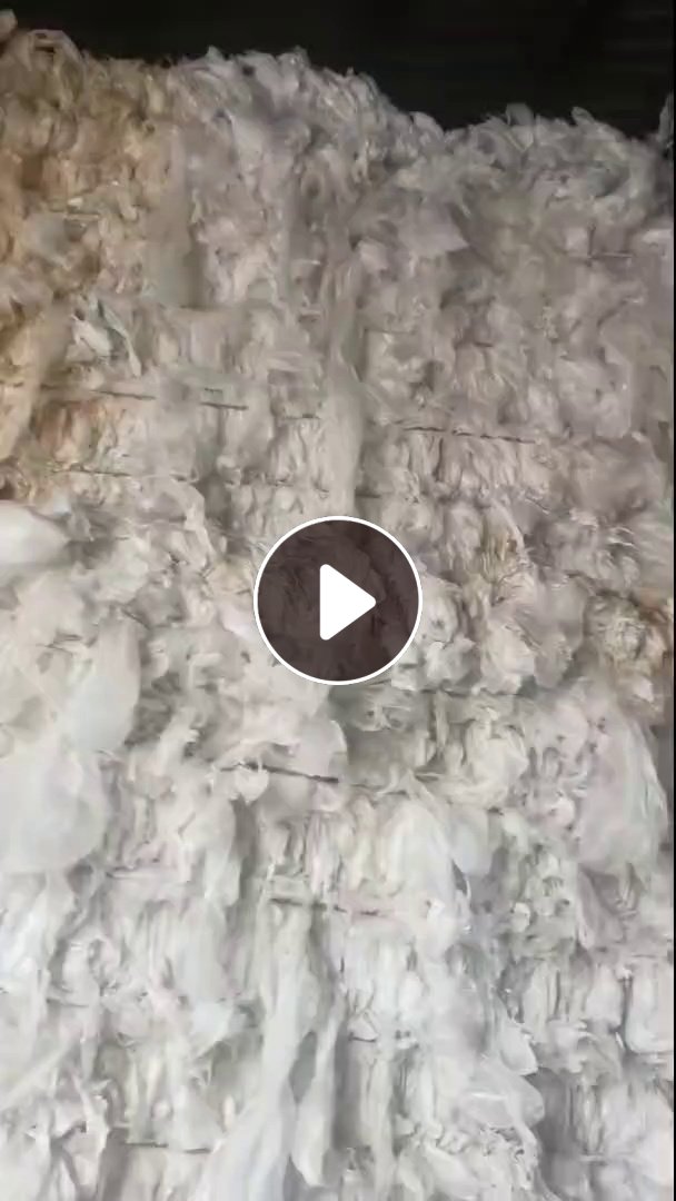 出售纺织厂下来的干造低压膜废料，包毛巾，地毯丝的，少量标签，现货够车