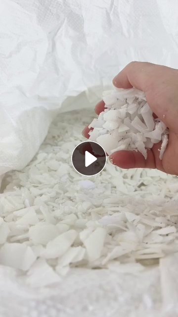 长期出售大白乙破碎料，小白乙破碎料，大白桶破碎料，清洗甩干风选