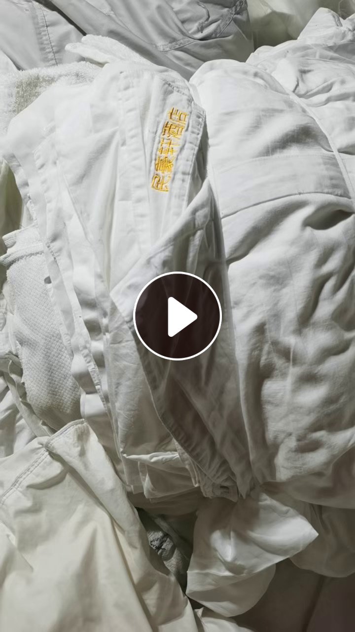 长期出售涤棉纯棉边角料，涤棉的40%涤60%棉，现货可以装4.2米一车，在重庆