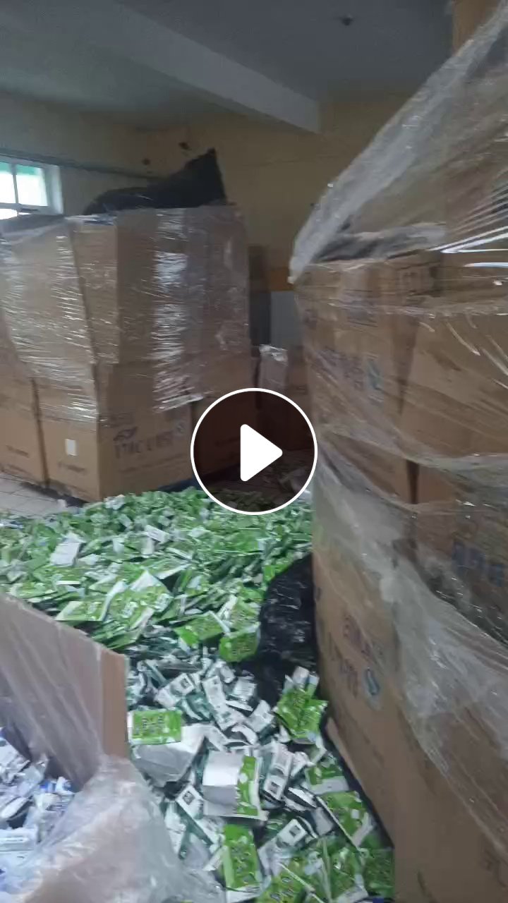 出售伊利系列牛奶盒废料