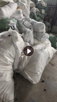 出售白色涤纶废布，涤纶下脚料，涤纶碎布，月供50-60吨