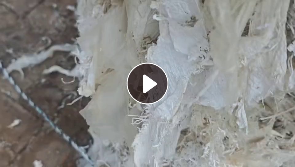 出售纸塑分离原生编织袋破碎料，水粉的，含5%杂，现货够挂，月供一千多吨