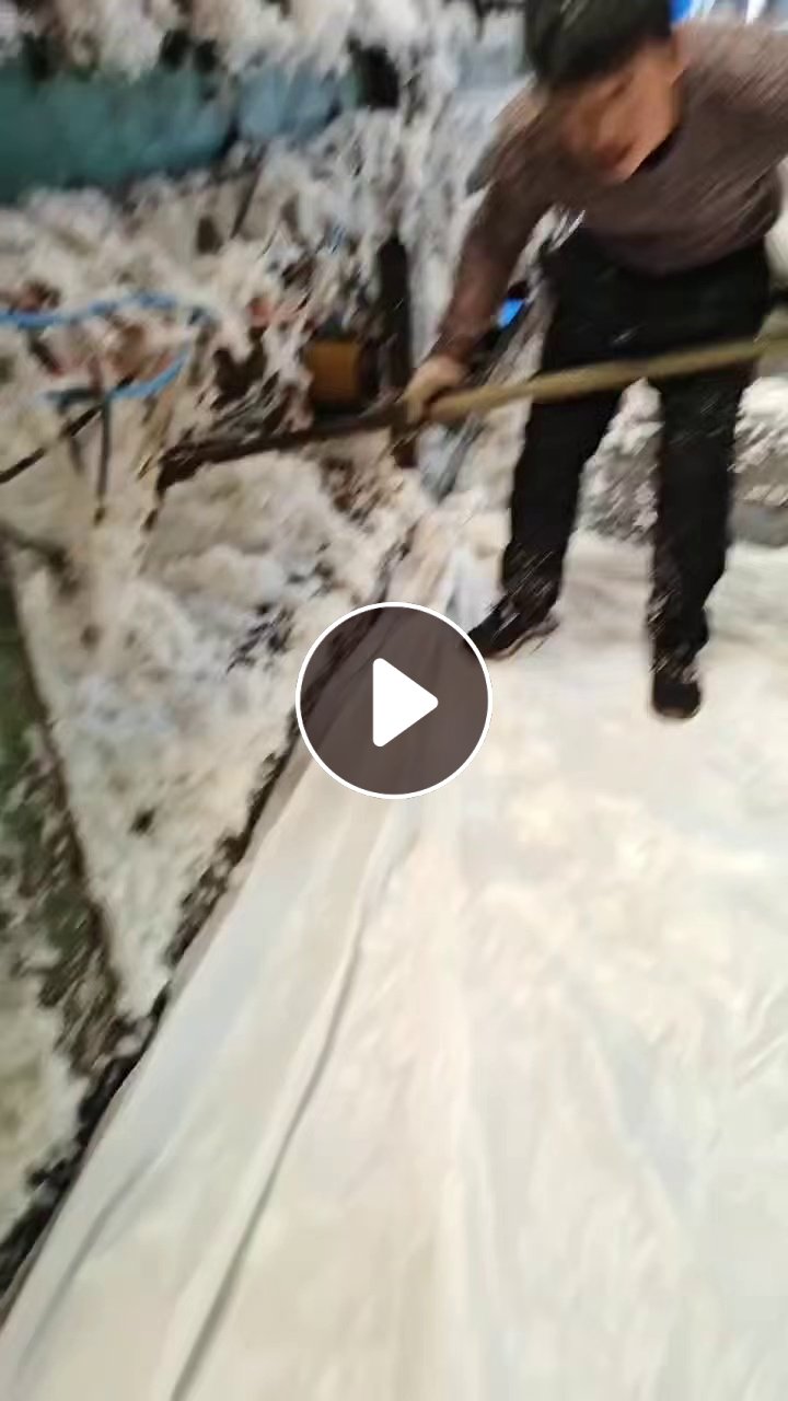 长期出售含水的涤纶磨毛料，毛毛料，含水8%，现货十多吨