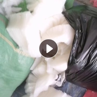 长期大量出售服装厂下来干净的丝绵下脚料，丝绵边角料，现货9米6四车