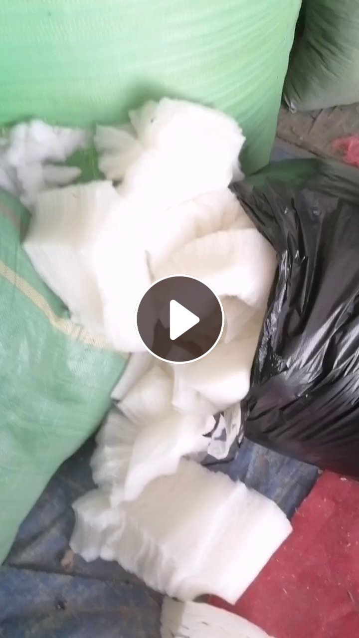 长期大量出售服装厂下来干净的丝绵下脚料，丝绵边角料，现货9米6四车