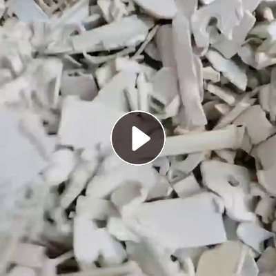 出售白色PC破碎料，有PC面板破碎料、PC灯管破碎料，月供200吨