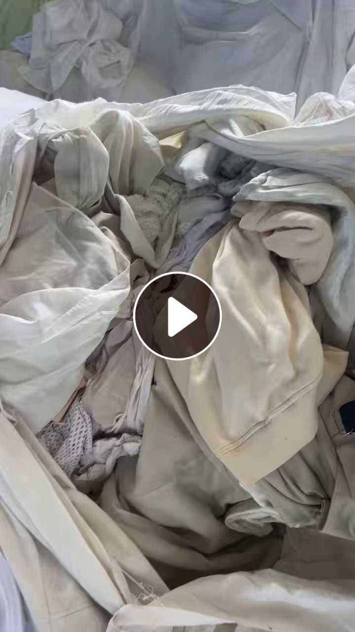 长期大量出售旧衣服大白，白料，开花料，现货有50吨，货在河北涿州